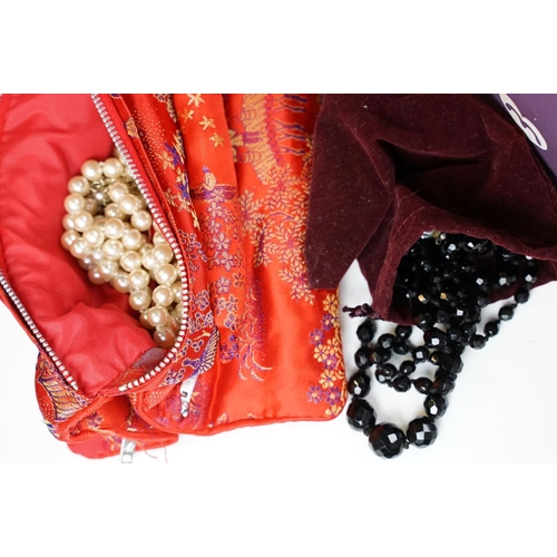 337 - A large collection of mainly contemporary costume jewellery together with some vintage, to include g... 