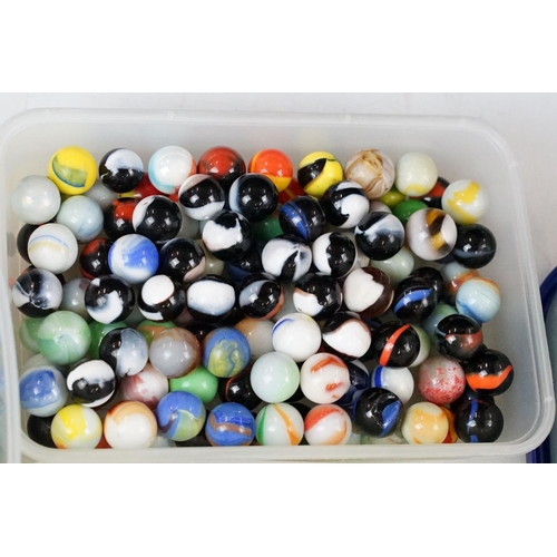 340 - A large collection of mixed marbles of various sizes and colours.