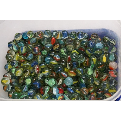 340 - A large collection of mixed marbles of various sizes and colours.