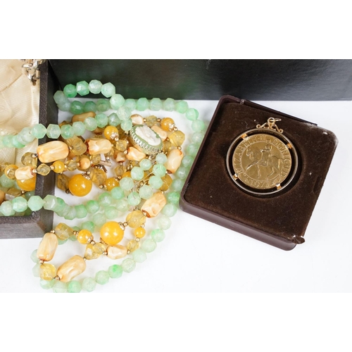 347 - A small collection of mainly vintage costume jewellery  to include beaded necklaces, albert chain...... 