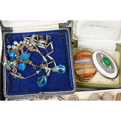 347 - A small collection of mainly vintage costume jewellery  to include beaded necklaces, albert chain...... 