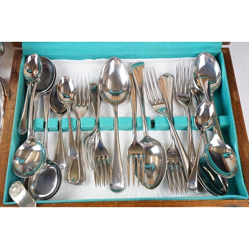 349 - A collection of mixed silver plate to include a canteen, mixed cutlery, teapot....etc..