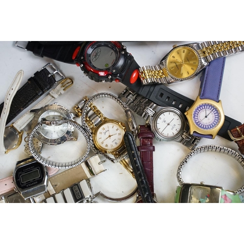 355 - A good collection of ladies and gents wristwatches to include Rotary, Lorus...etc..