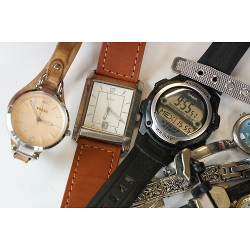 355 - A good collection of ladies and gents wristwatches to include Rotary, Lorus...etc..
