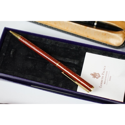 360 - A small collection of mixed pens to include Parker and Papermate examples.