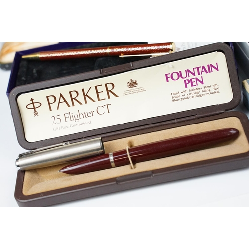 360 - A small collection of mixed pens to include Parker and Papermate examples.