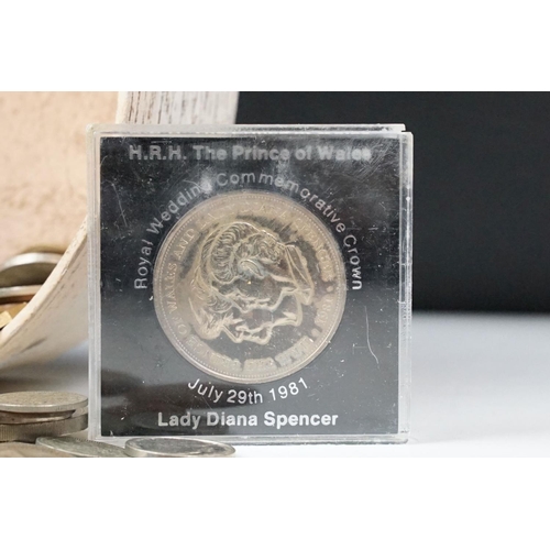 363 - A box of mixed coins to include United Kingdom and European examples.