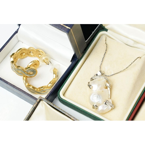 364 - A collection of silver jewellery together with a quantity of costume jewellery.