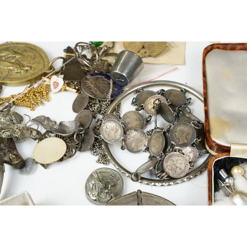 365 - A collection of mainly vintage costume jewellery to include silver examples together with a selectio... 