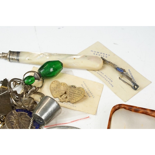 365 - A collection of mainly vintage costume jewellery to include silver examples together with a selectio... 