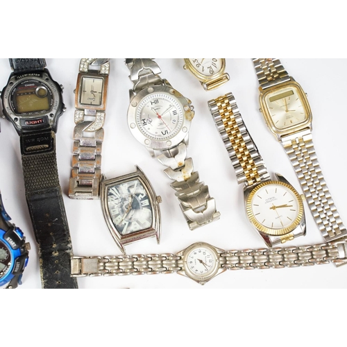 390 - A collection of ladies and gents wristwatches to include Casio.