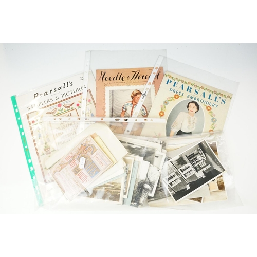 414 - Collection of vintage mostly mid 20th Century ephemera to include theatre programmes, women's magazi... 