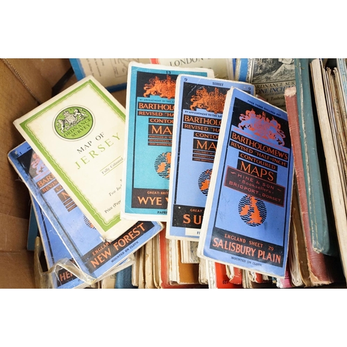 419 - Collection of assorted mid Century folding maps of different areas of the UK to include Ordnance sur... 