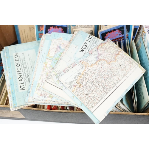 419 - Collection of assorted mid Century folding maps of different areas of the UK to include Ordnance sur... 