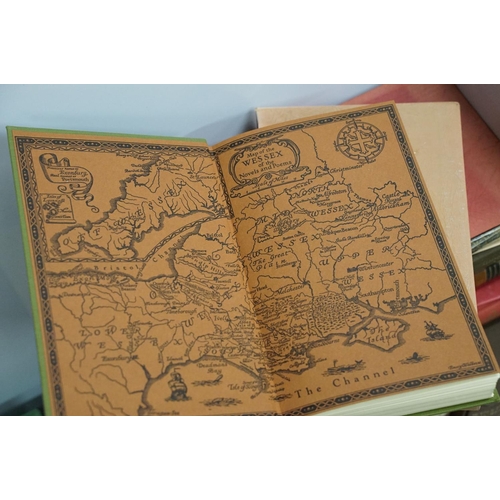 498 - Books - A collection of The Folio Society books & box sets housed within card sleeves, the lot to in... 