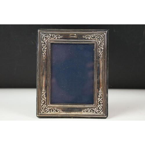 258 - Two 19th Century George IV silver spoons with engraved terminals (hallmarked London 1816) together w... 