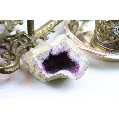 453 - Collection of assorted collectables to include a Royal Doulton chinoisserie plate, two cut glass dec... 