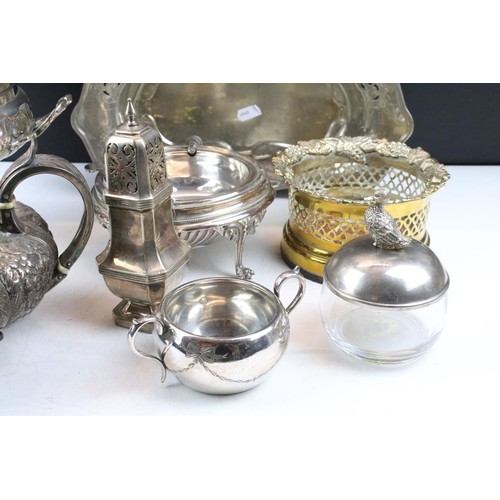 465 - Collection of silver plated to include champagne bucket, muffin warmer, wine coaster, oil lamp, gond... 