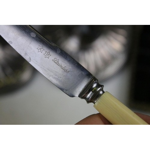 467 - Collection of silver and silver plated items to include a Georgian silver hallmarked tea caddy spoon... 