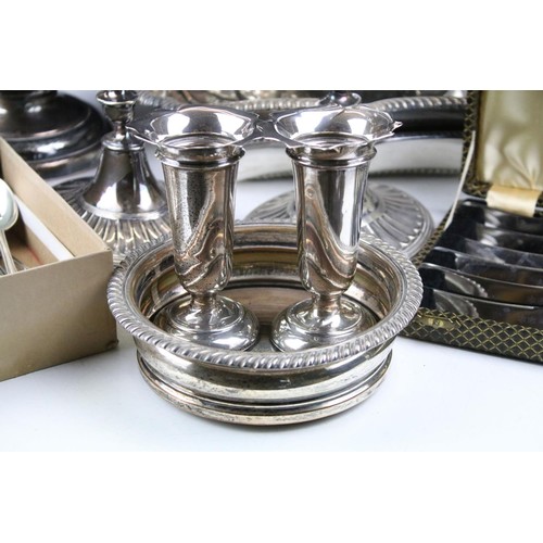 467 - Collection of silver and silver plated items to include a Georgian silver hallmarked tea caddy spoon... 