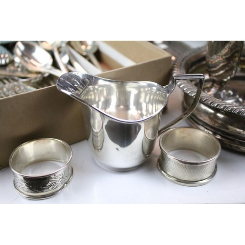 467 - Collection of silver and silver plated items to include a Georgian silver hallmarked tea caddy spoon... 