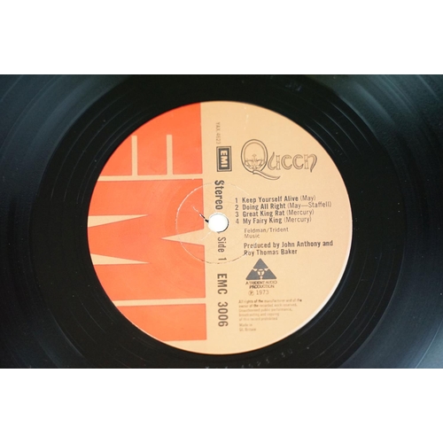 188 - Vinyl - 9 albums by Queen to include: Queen (UK 1973 1st pressing 3U / 3U matrices, EMI - EMC 3006) ... 