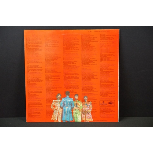 171 - Vinyl - 3 variants of The Beatles – Sgt. Pepper's Lonely Hearts Club Band on Parlophone Records to i... 