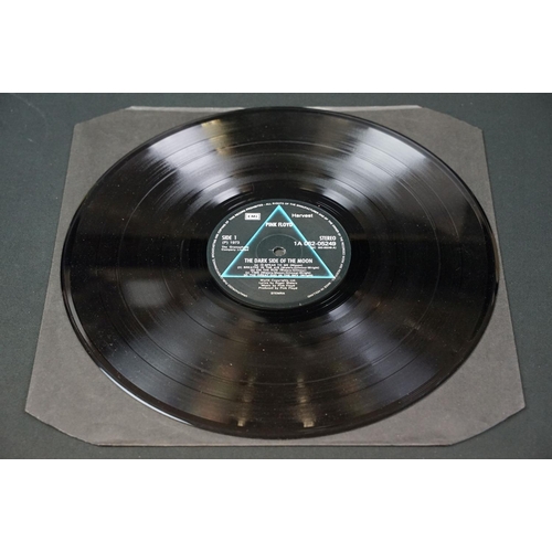 411 - Vinyl - 6 Pink Floyd foreign pressing albums to include: The Dark Side Of The Moon (French in UK sle... 