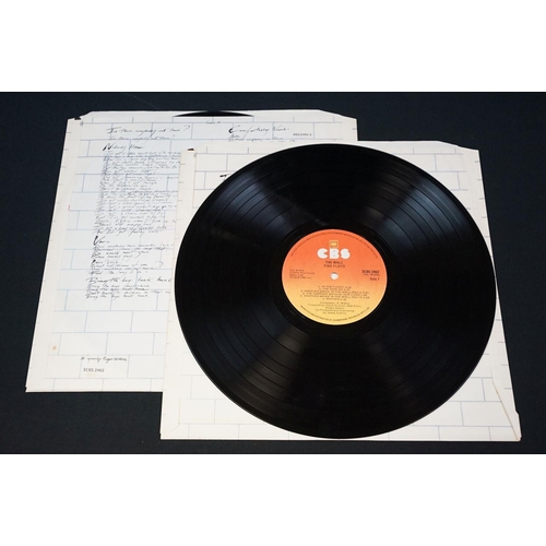 411 - Vinyl - 6 Pink Floyd foreign pressing albums to include: The Dark Side Of The Moon (French in UK sle... 