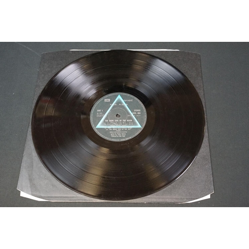 411 - Vinyl - 6 Pink Floyd foreign pressing albums to include: The Dark Side Of The Moon (French in UK sle... 