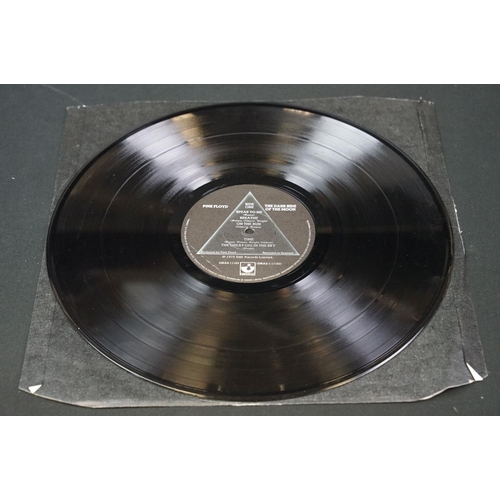 411 - Vinyl - 6 Pink Floyd foreign pressing albums to include: The Dark Side Of The Moon (French in UK sle... 