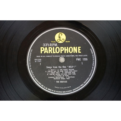 421 - Vinyl - 7 The Beatles LPs all with yellow/black Parlophone labels to include Rubber Soul x 2 (one st... 