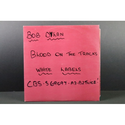 151 - Vinyl - Bob Dylan - Blood On The Tracks original UK 1975 test pressing LP housed in red inner sleeve... 