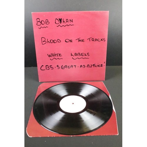 151 - Vinyl - Bob Dylan - Blood On The Tracks original UK 1975 test pressing LP housed in red inner sleeve... 