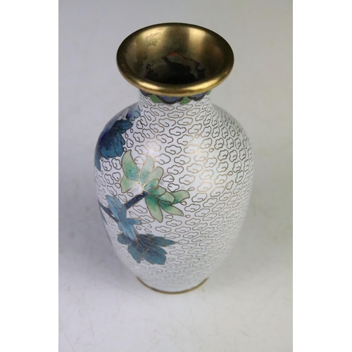 126 - Chinese white ground cloisonne vase of baluster form with floral decoration (approx 13cm tall), toge... 