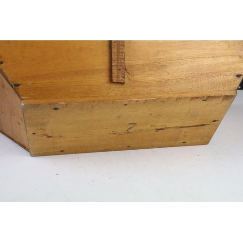 171 - Rustic wooden garden trug with bentwood blackthorn handle, 51cm long x 32cm high