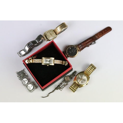 190 - Group of vintage watches to include a Mondaine automatic incabloc, Rotray watch, Citizen , Rotary si... 