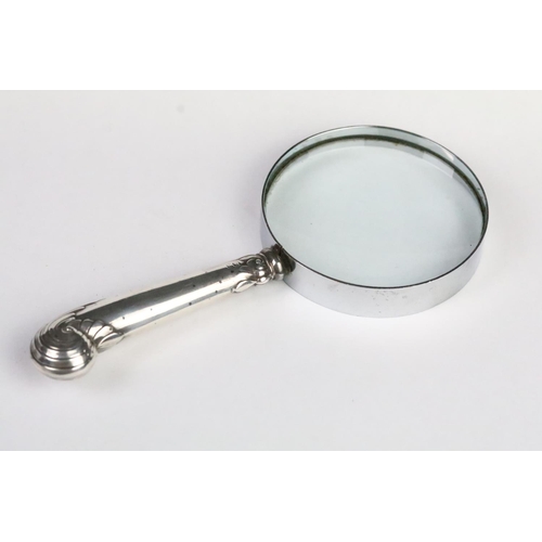 201 - Silver Magnifying Glass with pistol grip handle, 14cm long