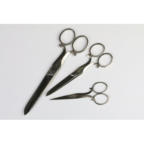 204 - Harrods of London, Late 19th / Early 20th century set of Three graduating Scissors, each stamped ‘ H... 