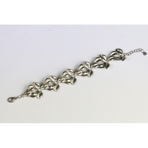 235 - Collection of silver bracelets to include a cultured pearl bracelet with toggle clasp, heart link br... 