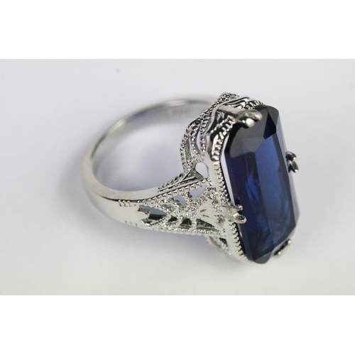 242 - Silver ring, with blue stone, stamped S925