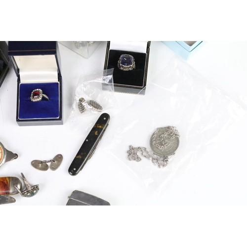 340 - Collection of silver and costume jewellery to include a silver vesta case, silver double curb link b... 