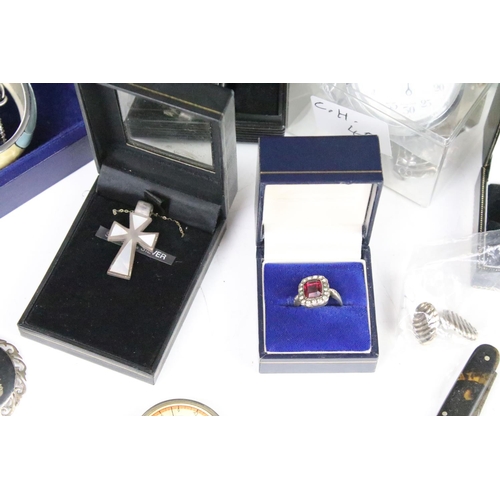 340 - Collection of silver and costume jewellery to include a silver vesta case, silver double curb link b... 