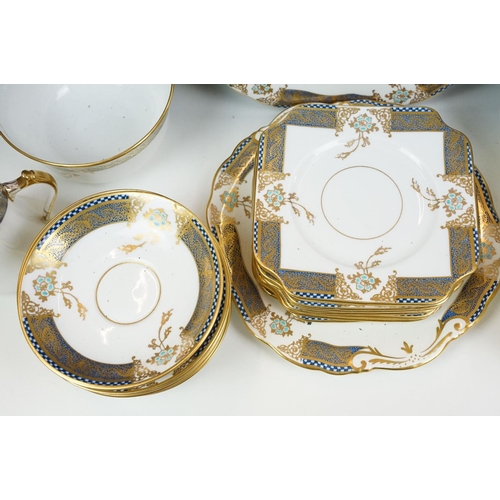 67 - Early 20th Century Edwardian Art Nouveau Salisbury china tea service 11 cups, 12 saucers, 9 side pla... 