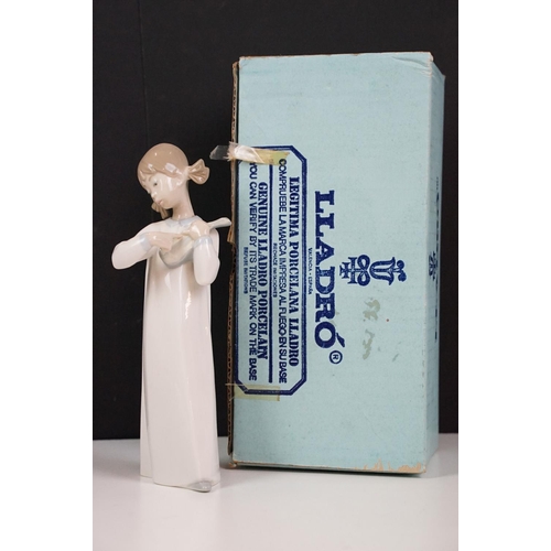 73 - Collection of Lladro ceramic figurines to include polar bears, birds, Inuit figures, nuns and other ... 