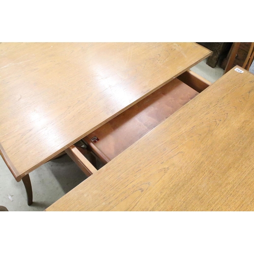 652 - G Plan oval extendable dining table, 72cm high x 162cm long (unextended) x 106cm wide and six chairs... 