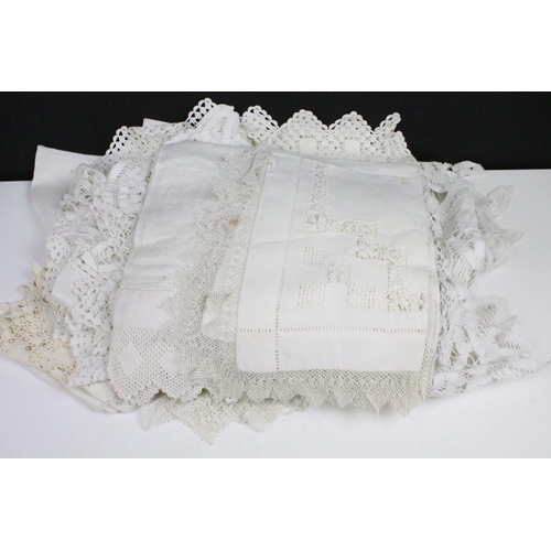 185 - Collection of linens to include lace examples and crochet examples.