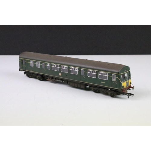 10 - Two boxed Bachmann OO gauge locomotive / DMU to include 32286 Class 101 DMU BR green with small yell... 
