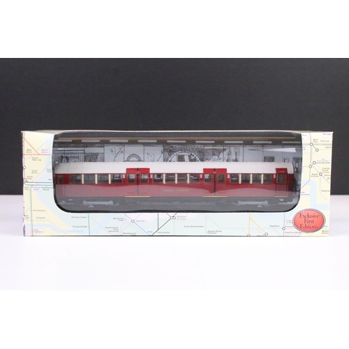 1015 - Boxed 1/76 scale EFE Exclusive First Editions 1938 Stock On The Isle Of Wight diecast models to incl... 