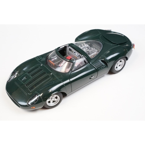 1084 - Boxed AutoArt Millenium 1/18 scale 73541 Jaguar XJ 13 diecast model in green, ex